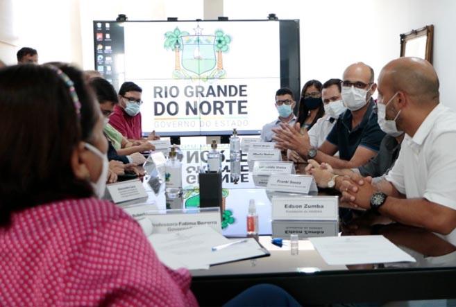 Governadora Fátima define com servidores públicos recomposição salarial de 15%