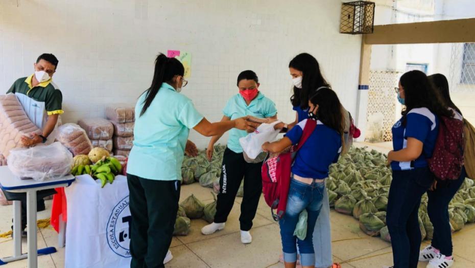 Governo do RN entrega kits da merenda escolar com itens da agricultura familiar