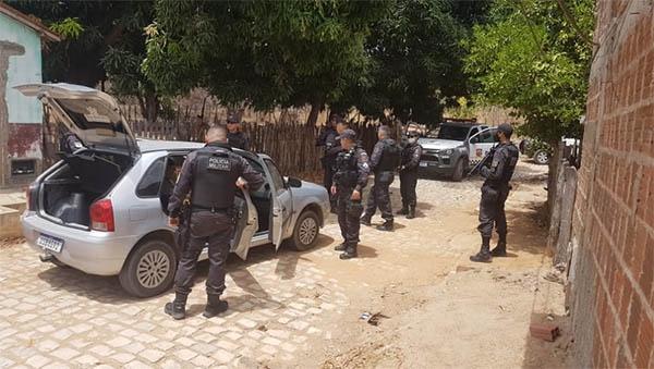 PM recupera carro e pertences de família vítima de arrastão na Nova Mossoró