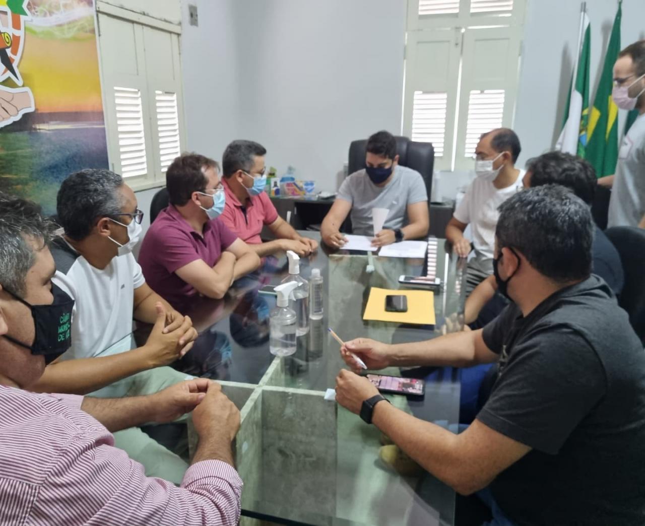 Prefeito de Apodi assina ordem de serviço para construção do novo Cemitério no município