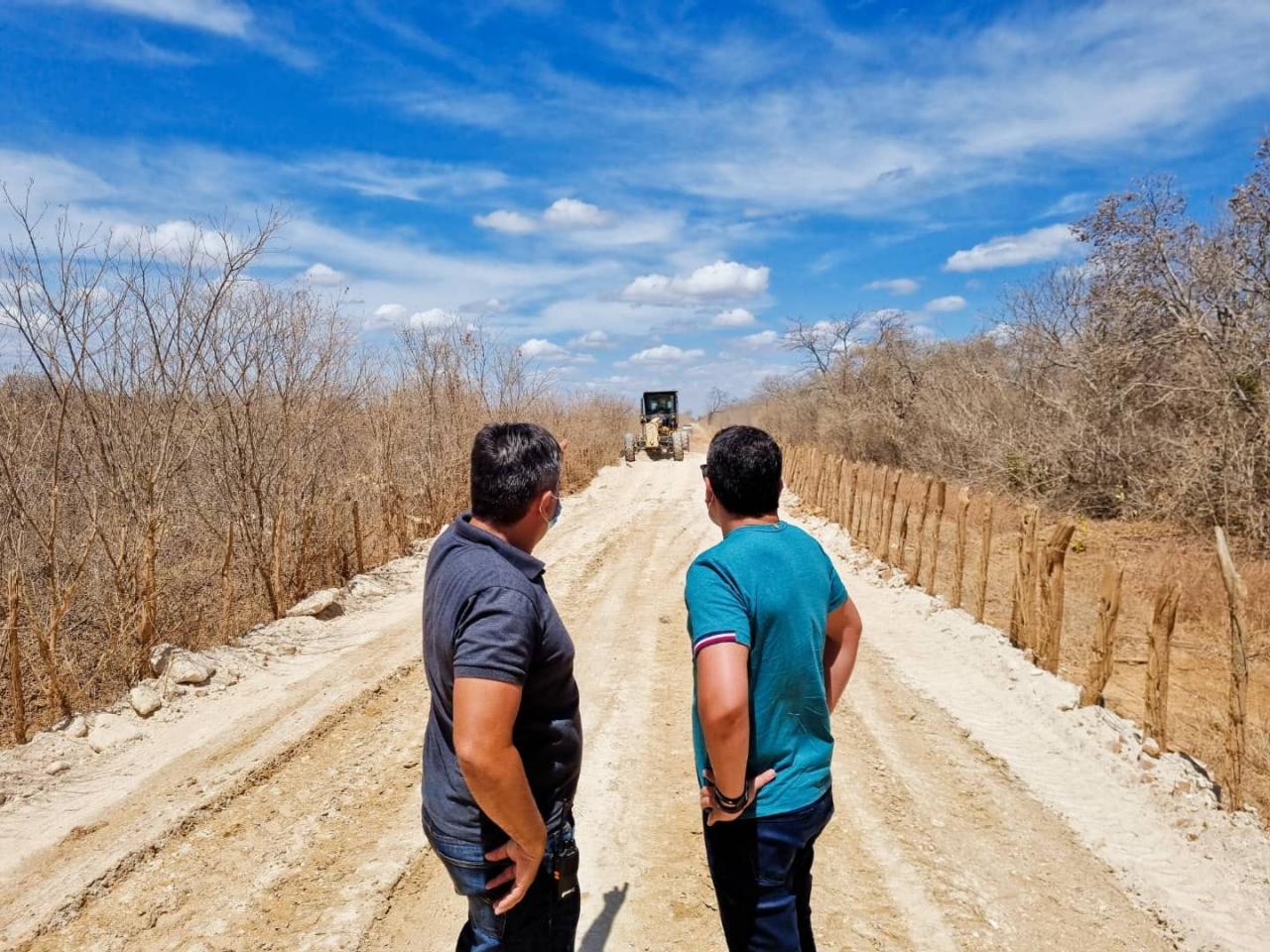 Prefeitura de Apodi segue com trabalho de regularização de estradas vicinais