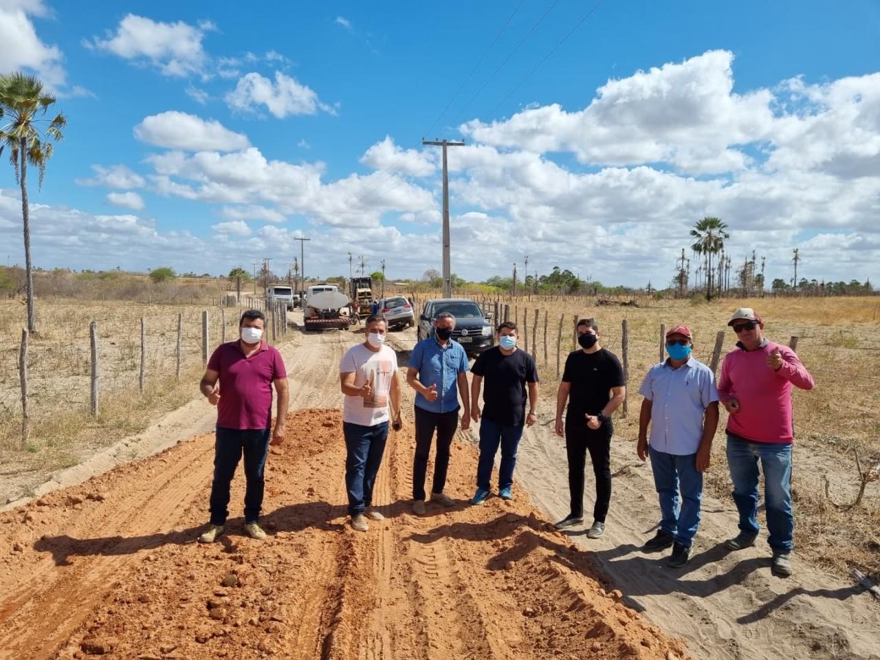 Prefeitura prossegue com trabalho de recuperação de estradas vicinais do município de Apodi