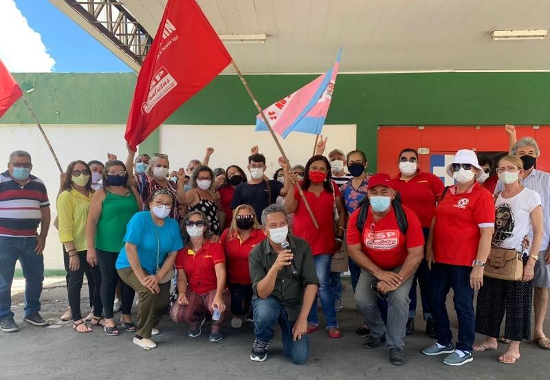 Profissionais da saúde promovem ato de greve e denunciam desabastecimento no Hospital Tarcísio Maia
