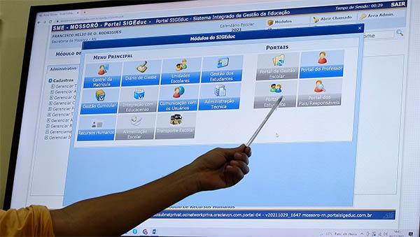 Sistema de informatização da rede municipal de ensino já é realidade em Mossoró