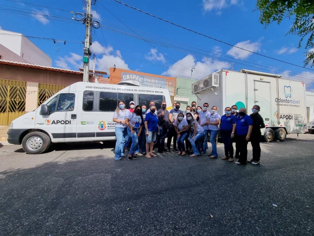 Van da Assistência e Odontomóvel realizam atendimentos para a população de Apodi