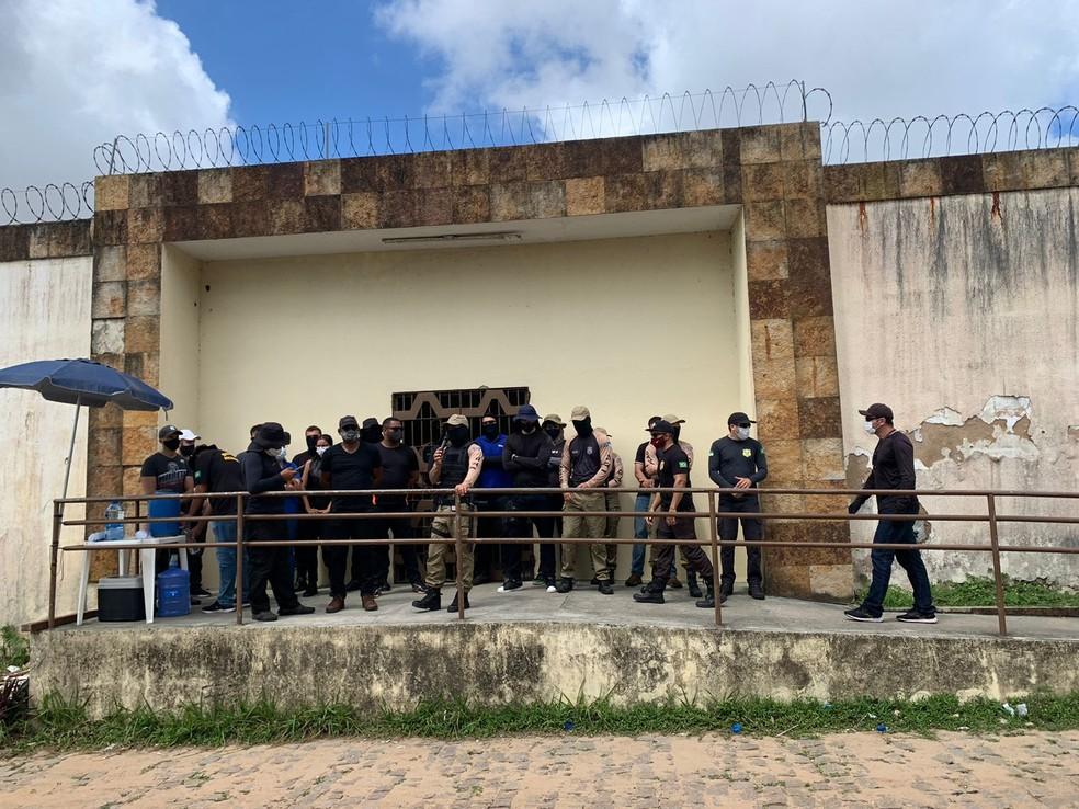 Após motins, educadores de centro socioeducativo na Grande Natal protestam por melhores condições de trabalho