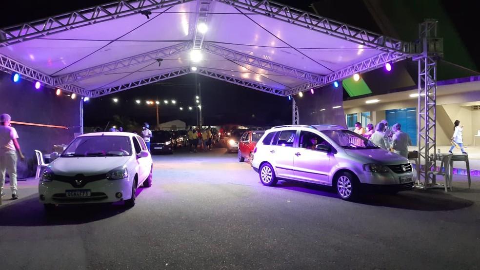 Drives de vacinação em Natal têm horário estendido até 18h neste sábado (11)