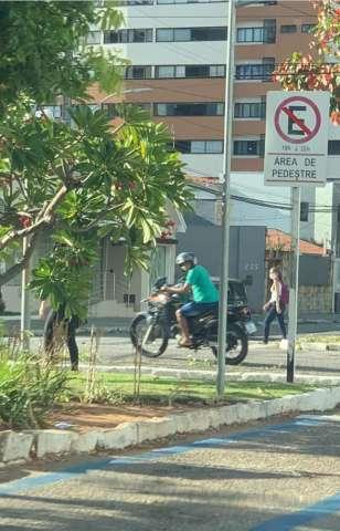Grupo de corrida de rua é assaltado enquanto descansava em bairro nobre de Natal