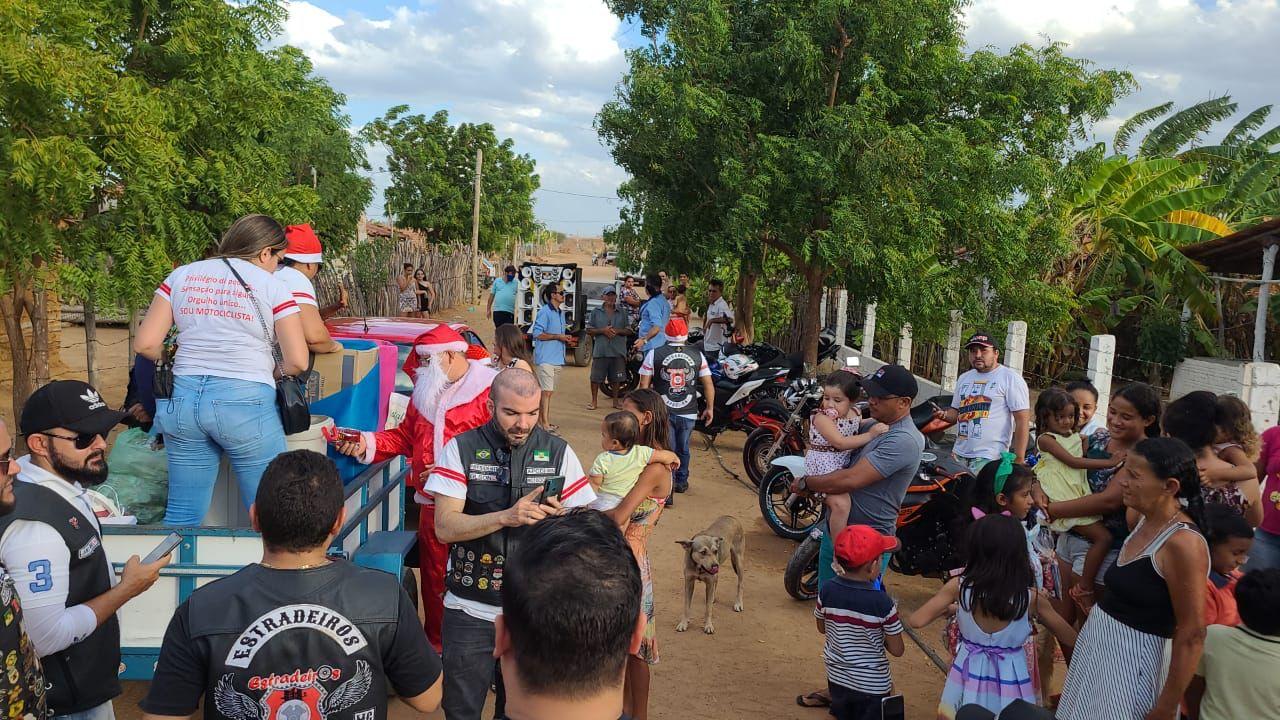 Motoclub Estradeiros realiza doações para crianças de comunidades de Apodi neste Sábado(18)