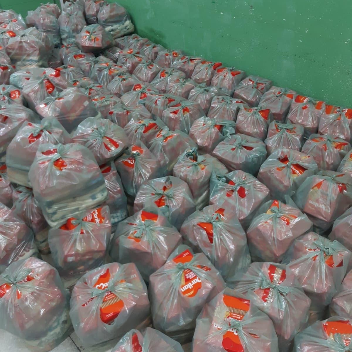 Prefeitura inicia distribuição de 3 mil kits de alimentos para alunos de rede municipal de ensino