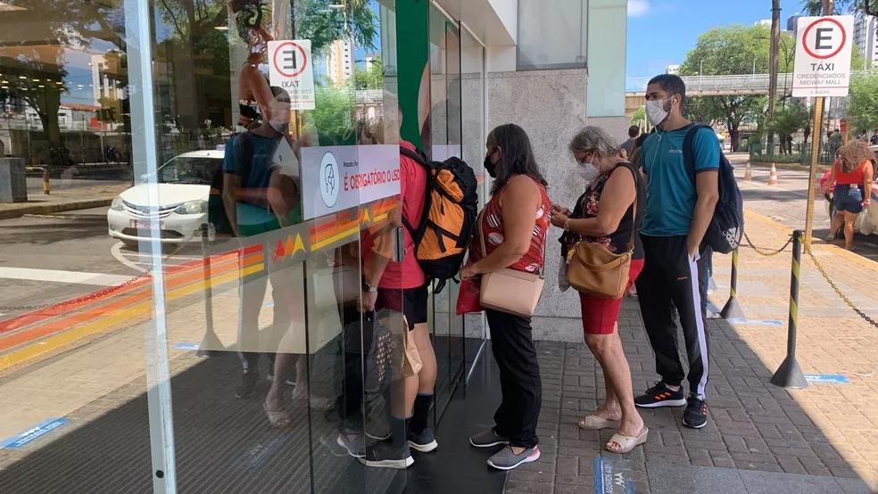 Após prefeitura de Natal publicar decreto contra passaporte da vacina, governo diz que medida segue obrigatória em todo o RN