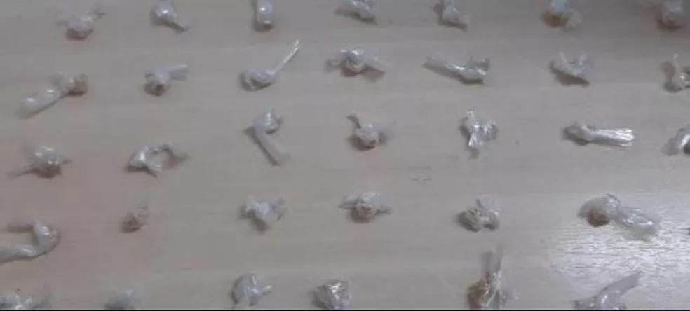 PM prende quatro suspeitos de tráfico de drogas durante operações na Zona Oeste de Natal