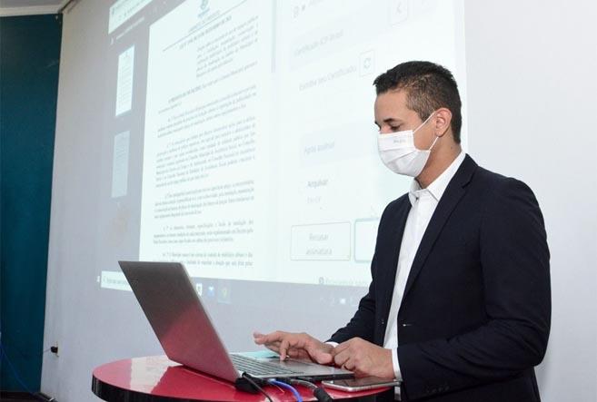 Prefeito de Mossoró sanciona orçamento no valor de R$ 851 milhões