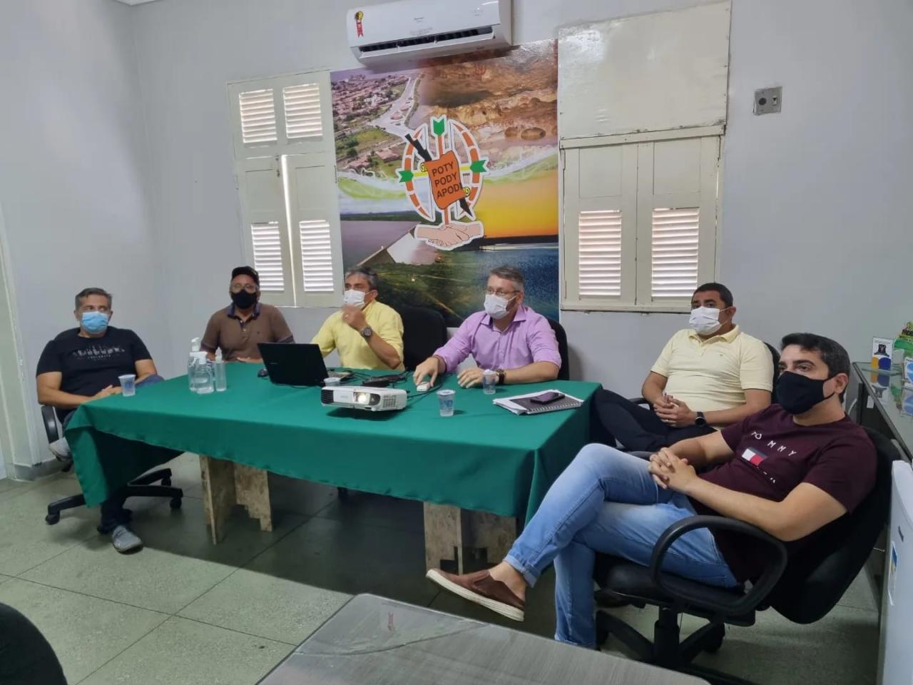 Prefeitura de Apodi discute proposta de criação da Guarda Civil Municipal, a Municipalização do Trânsito e Sinalização Viária