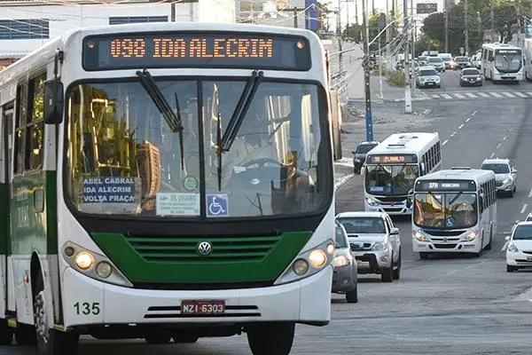 Seturn solicita mediação do prefeito de Natal para evitar greve de motoristas de ônibus