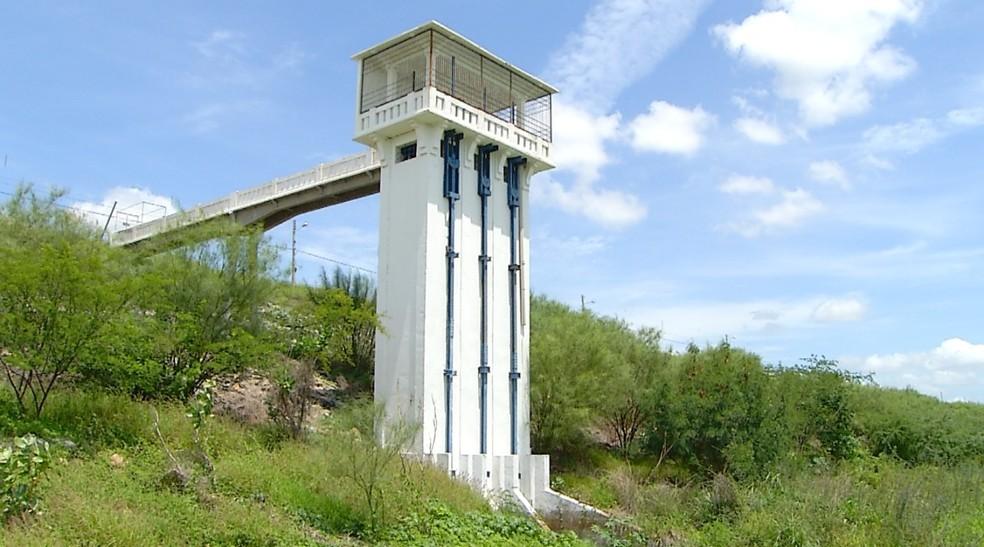 Após chuvas no RN, açude Itans ainda acumula menos de 1% da capacidade de armazenamento de água