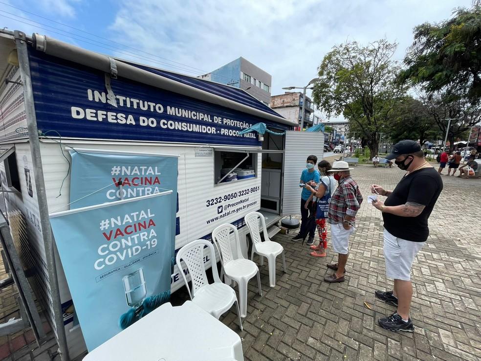 Feirinha da Árvore de Mirassol, em Natal, recebe trailer de vacinação contra a Covid-19 no fim de semana