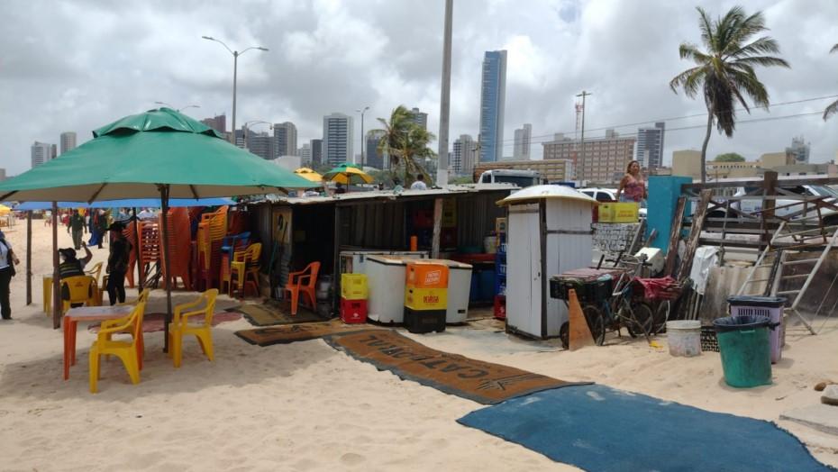 Fiscalização notifica locadores na Praia do Meio e autua estabelecimentos no Beco da Lama em Natal