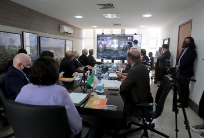 Governadora diz que vai dialogar com sindicato para cumprir o novo piso salarial