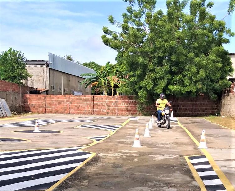 O Detran realizou no sábado (19), uma bateria de exame prático de direção veicular direcionada aos motoristas da cidade de Assú.