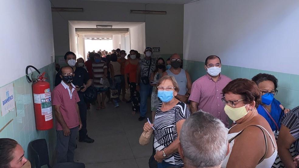 Centenas de diabéticos formam fila em busca por insulina em centro clínico de Natal