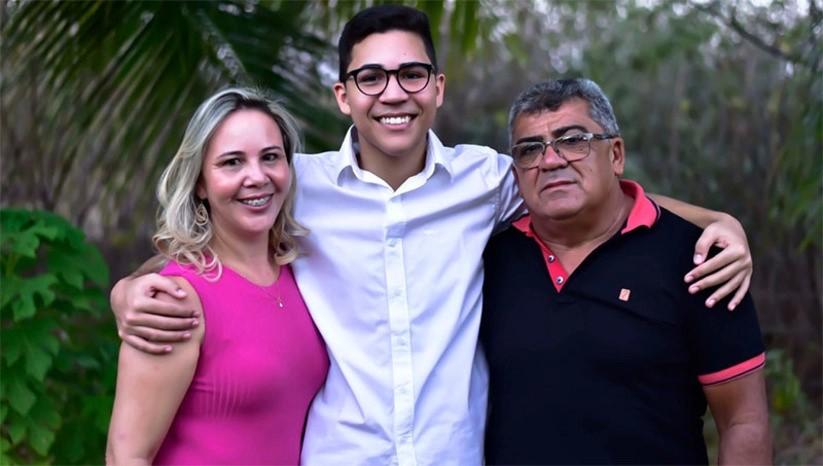 Egresso do IFRN de Pau dos Ferros ganha bolsa completa em universidade dos EUA