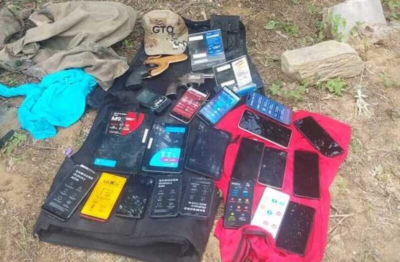 PM prende suspeitos de assalto a loja de celular no RN; armas e coletes à prova de balas foram apreendidos