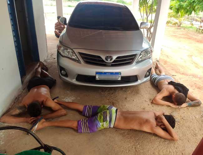 Polícia Militar apreende escopeta calibre 12 de repetição roubada e prende cinco suspeitos em Mossoró