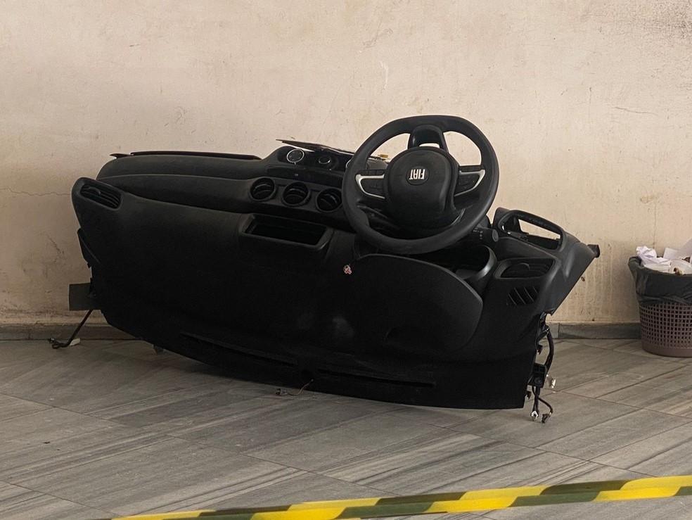 Polícia segue rastreador de carro roubado e descobre desmanche de veículos em Natal