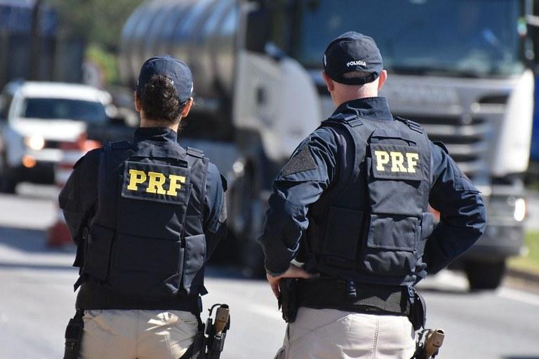 PRF prende duas pessoas por embriaguez ao volante em Caicó