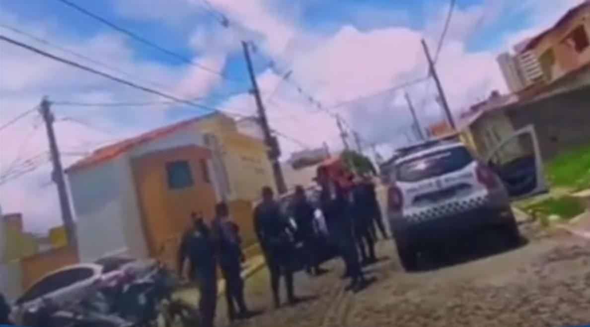 Suspeito de roubo de dois carros troca tiros com a PM e morre na Grande Natal