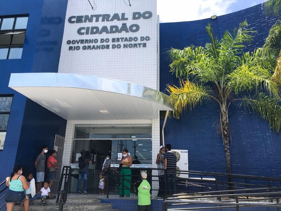 Uso de máscara continua obrigatório para acesso a prédios públicos do RN como Detran e centrais do cidadão