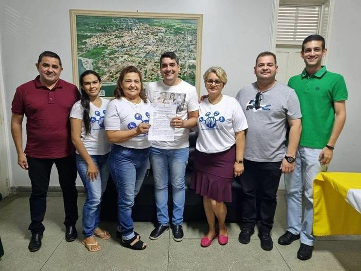 Associação de Pessoas com Deficiência de Apodi recebe a concessão de um prédio para sua sede