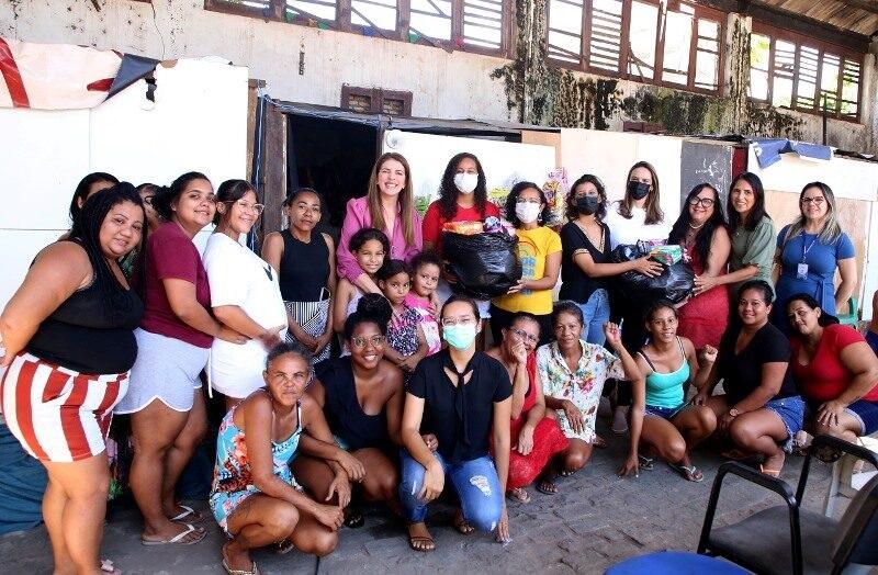 Frente Parlamentar distribui absorventes para mulheres em vulnerabilidade Social em Natal