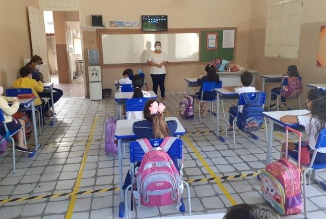 Governo do RN convoca 365 professores temporários para atender demandas das escolas