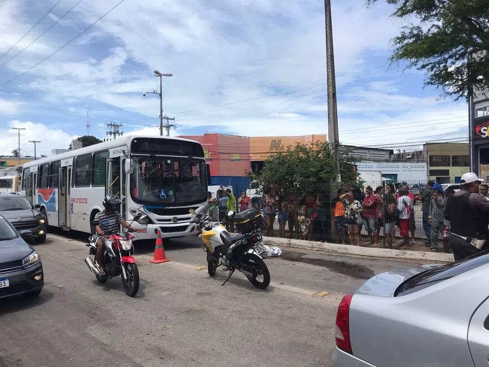 Idosa de 74 anos morre após ser atropelada por ônibus em Natal