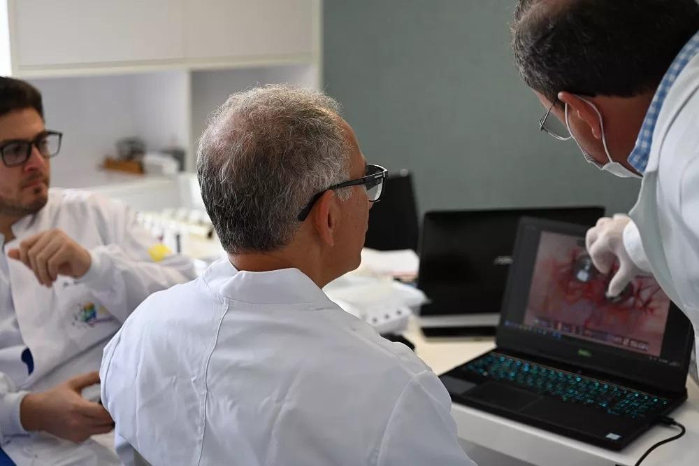 Pacientes com sequelas causadas pelo câncer de cabeça e pescoço recebem próteses em ação no RN