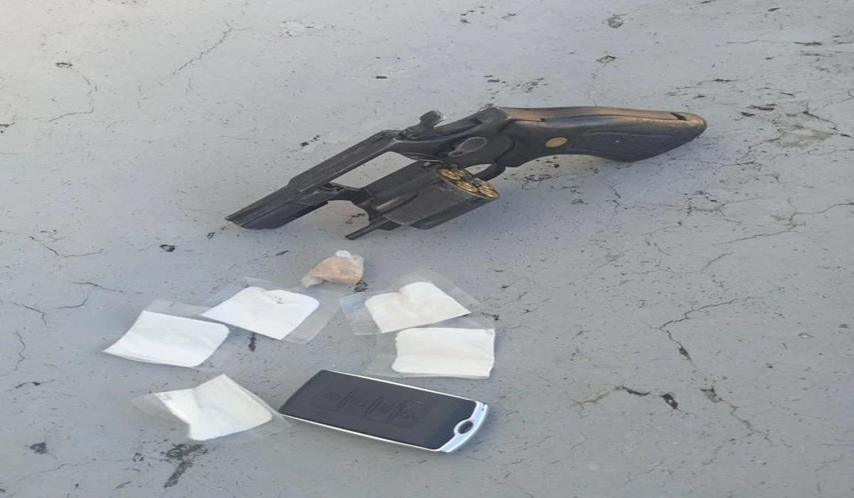 Polícia Militar prende indivíduo com posse ilegal de arma de fogo em Itaú