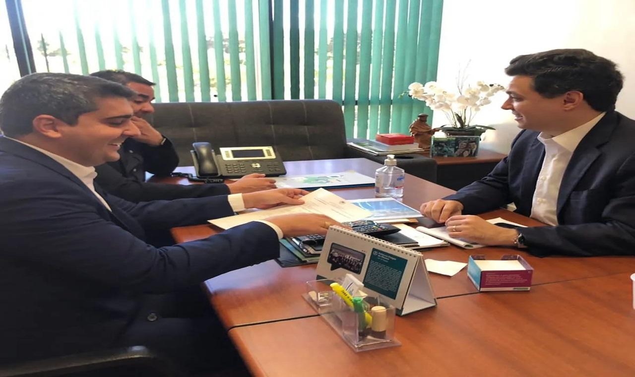Prefeito de Apodi se reúne com o deputado Walter Alves em Brasília