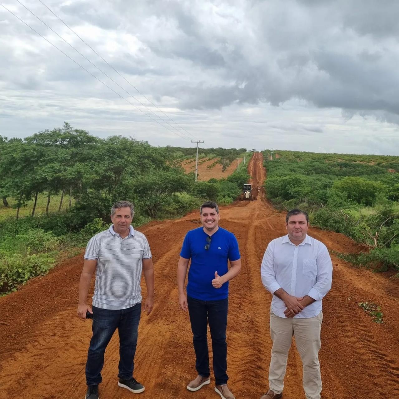 Prefeitura de Apodi faz recuperação da estrada do Assentamento do Portal da Chapada