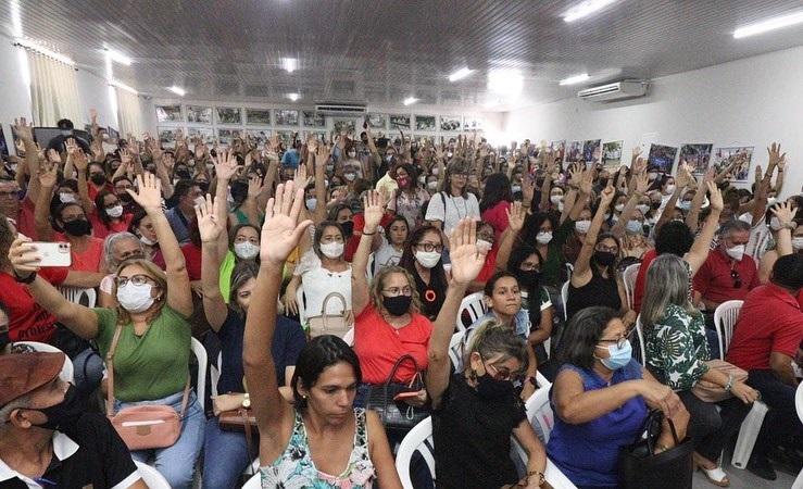 Professores de Natal suspendem greve e esperam audiência de conciliação