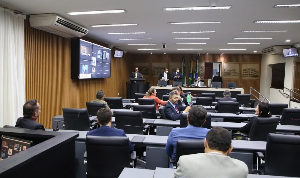 Vereadores aprovam projeto de lei que obriga restaurantes de Natal a informarem peso das refeições no cardápio