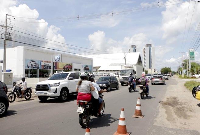 Avenida Leste Oeste em Mossoró passará o fim de semana interditada para recuperação asfáltica