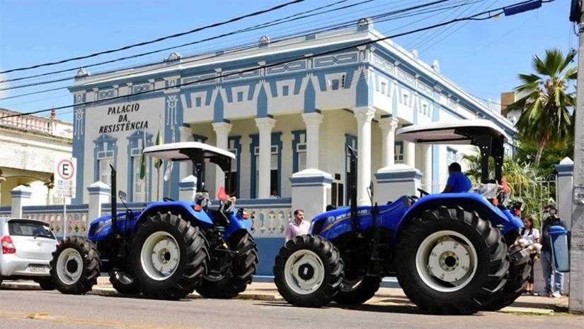 CODEVASF entrega tratores para investimento em ações em benefício da zona rural de Mossoró