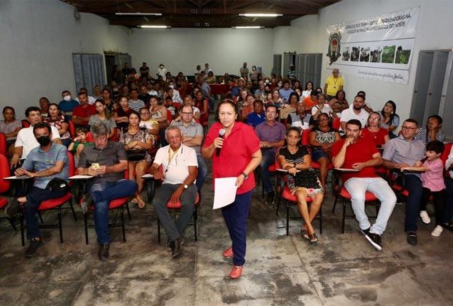 Governo do RN entrega 90 títulos de regularização fundiária em São Paulo do Potengi