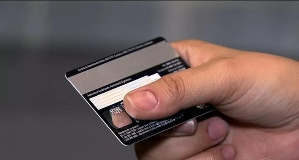 Polícia Civil indicia cuidador que gastou R$ 73 mil com cartão de idosa em Natal