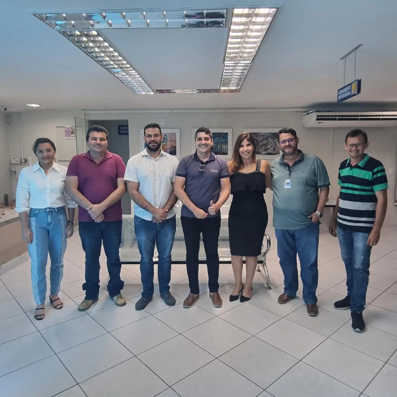 Prefeitura de Apodi reúne-se com membros do SEBRAE e discute estratégias benéficas para agricultores apodienses