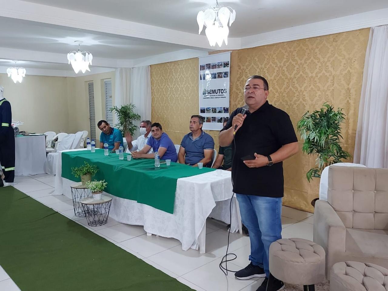Presidente do SINTRAPMA prestigia evento em comemoração ao Dia do Gari