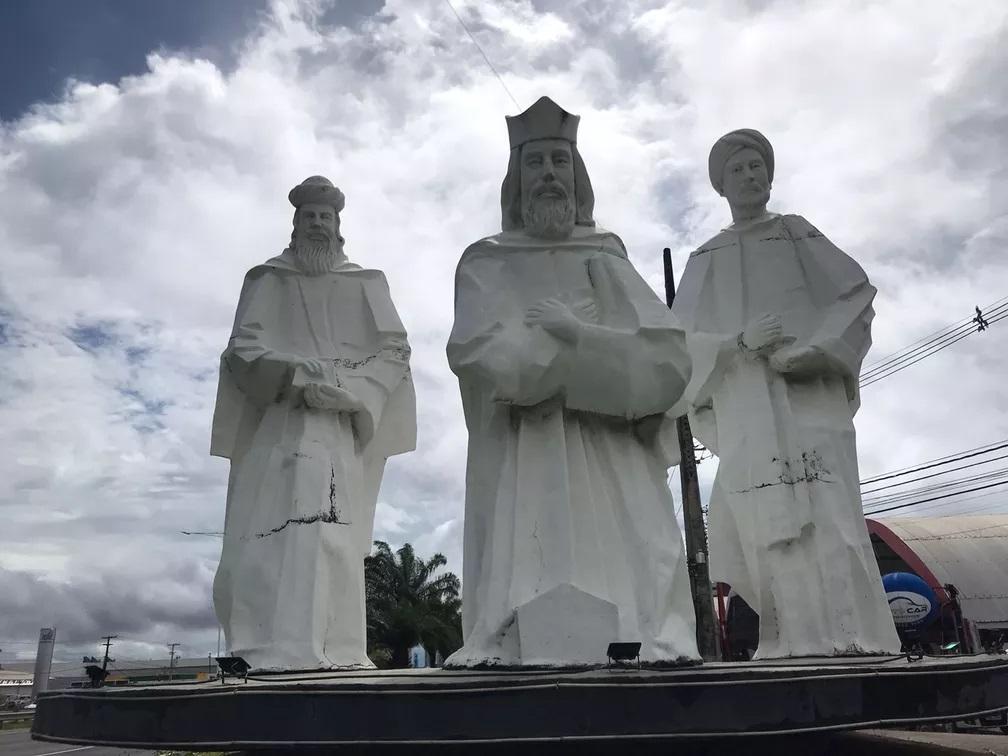 Rachaduras aparecem em estátuas dos Reis Magos no pórtico de Natal - Gazeta  do RN