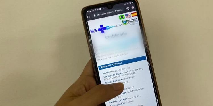 Uern pede comprovação de esquema vacinal a partir desta Segunda (30)